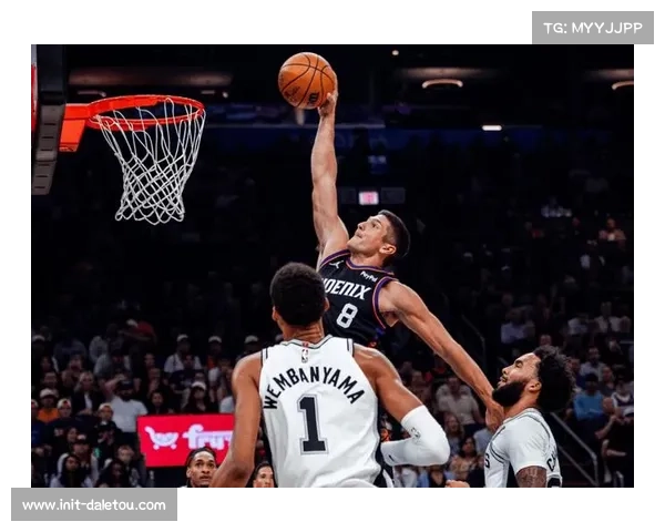 太阳布克24分7助攻,逆转马刺巩固西部前六 太阳布克24分7助攻,逆转马刺巩固西部前六